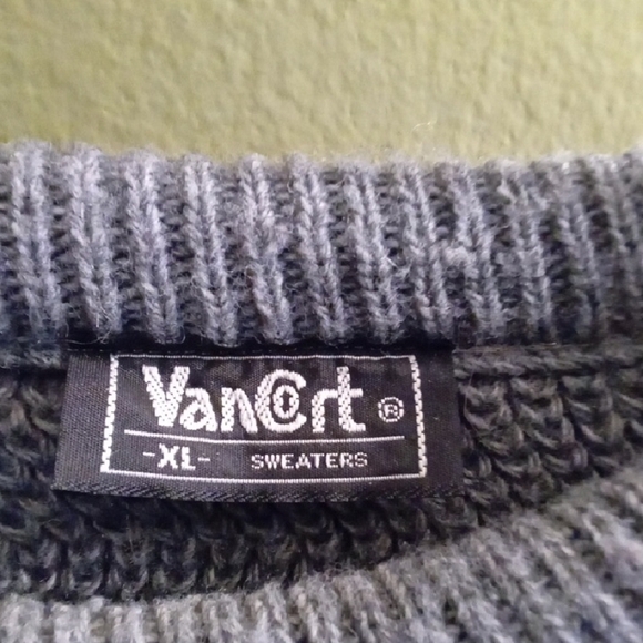 Gray Crewneck Sweater with Relaxed Fit and Ribbed Details - Picture 2 of 4